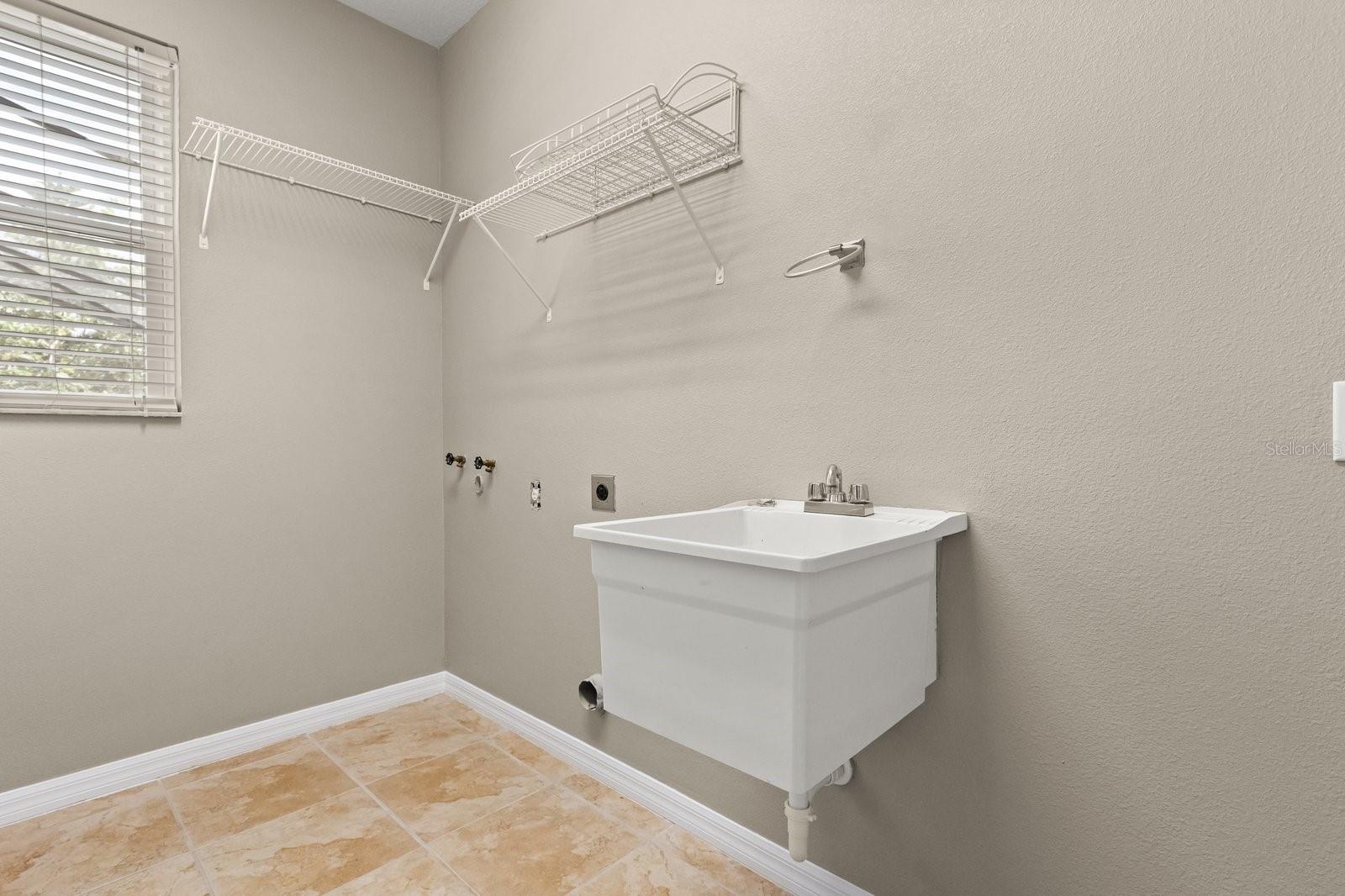 618 Crownclover Ave Property Photo 11