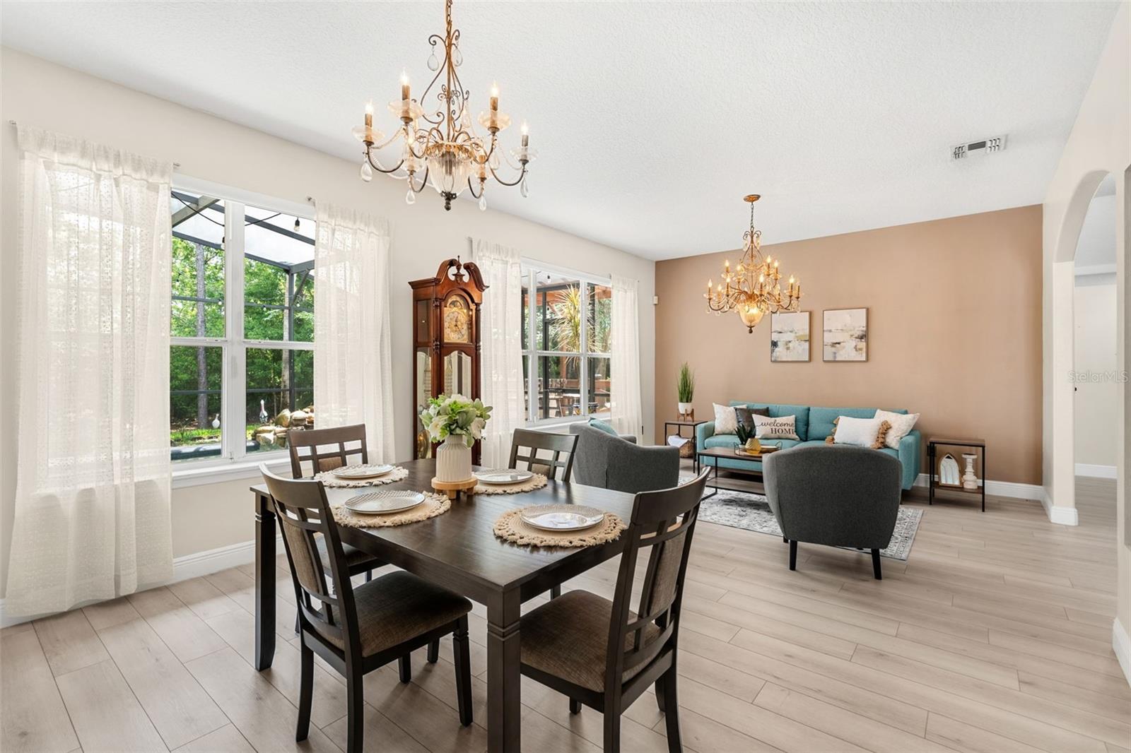 555 Carey Way Property Photo 4