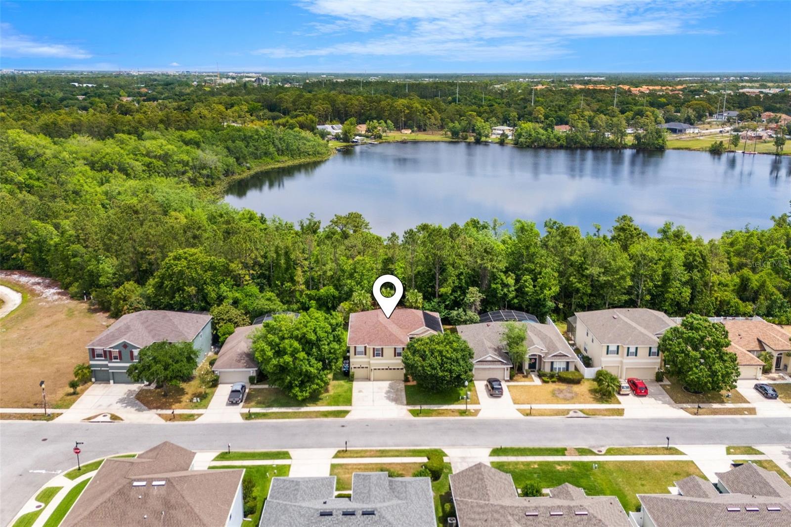 555 Carey Way Property Photo 6