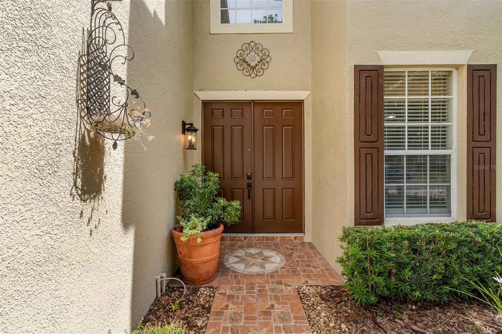 555 Carey Way Property Photo 8