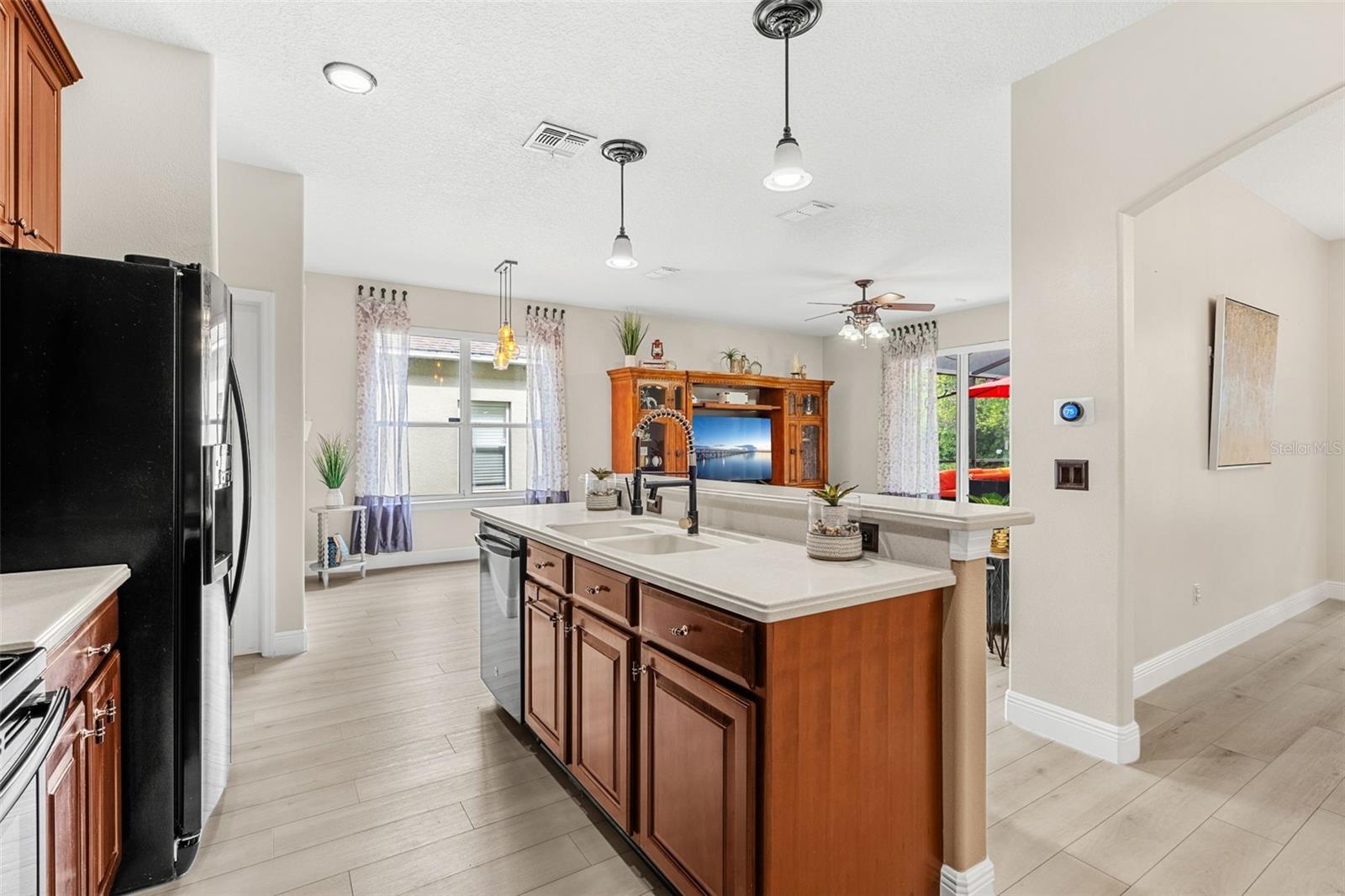 555 Carey Way Property Photo 12