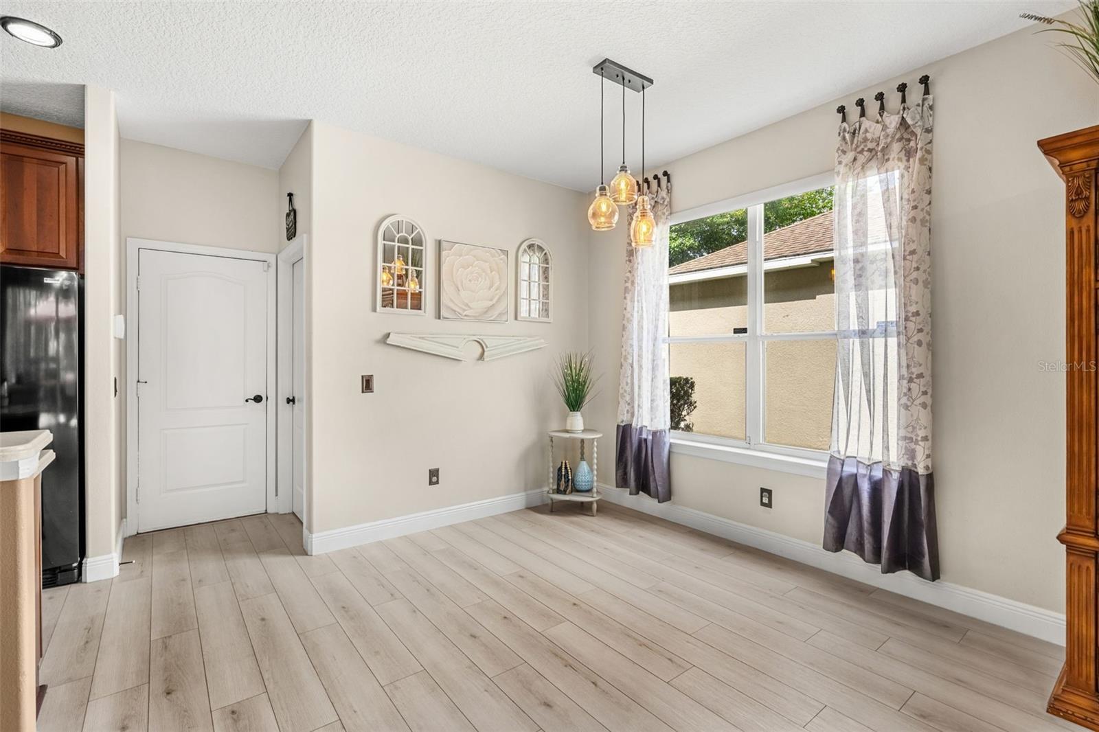 555 Carey Way Property Photo 17