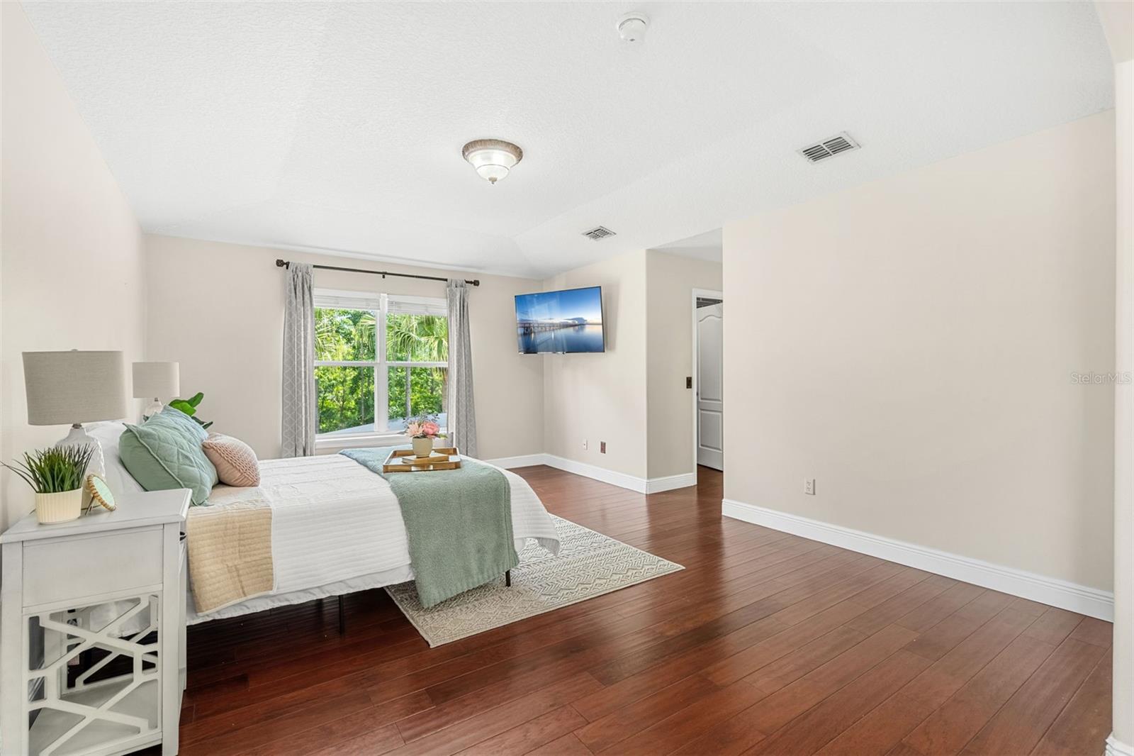 555 Carey Way Property Photo 28