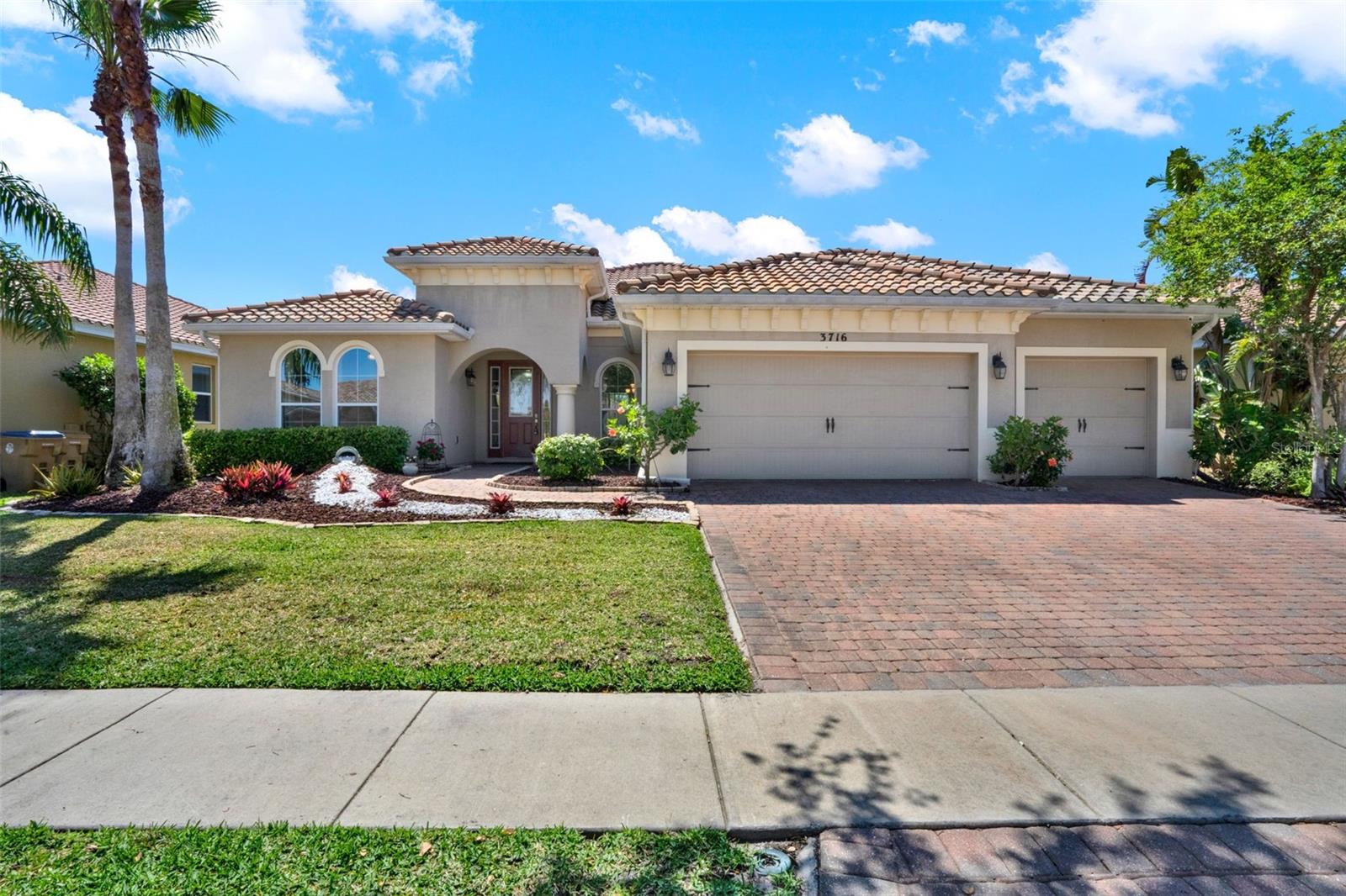 3716 Paradiso Cir Property Photo