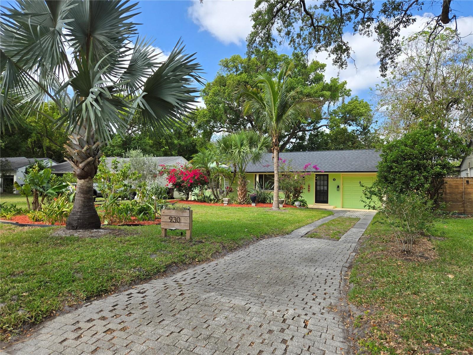930 Garden Plz Property Photo
