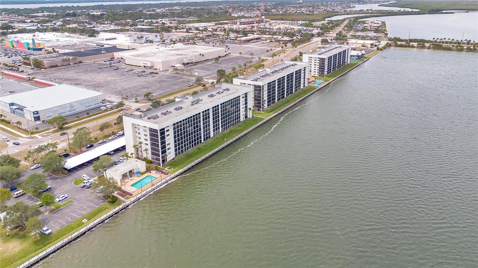 32952 Real Estate Listings Main Image