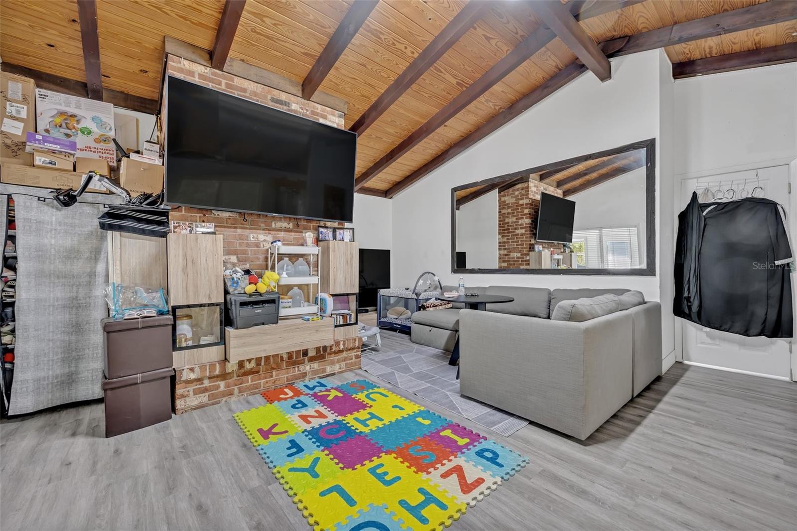11424 Westwood Blvd Property Photo 8