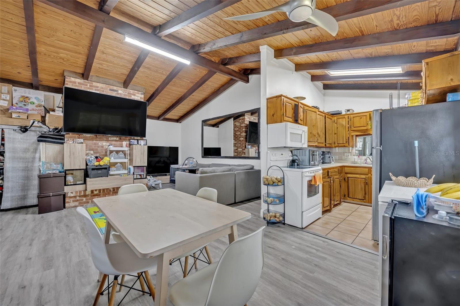 11424 Westwood Blvd Property Photo 10
