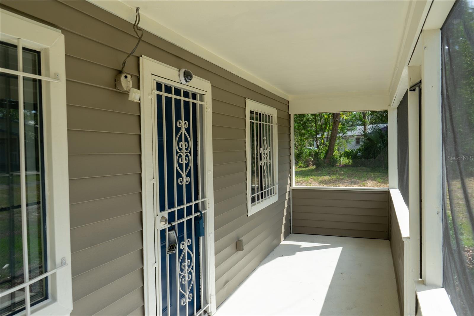 1307 Railroad Ave Property Photo 2
