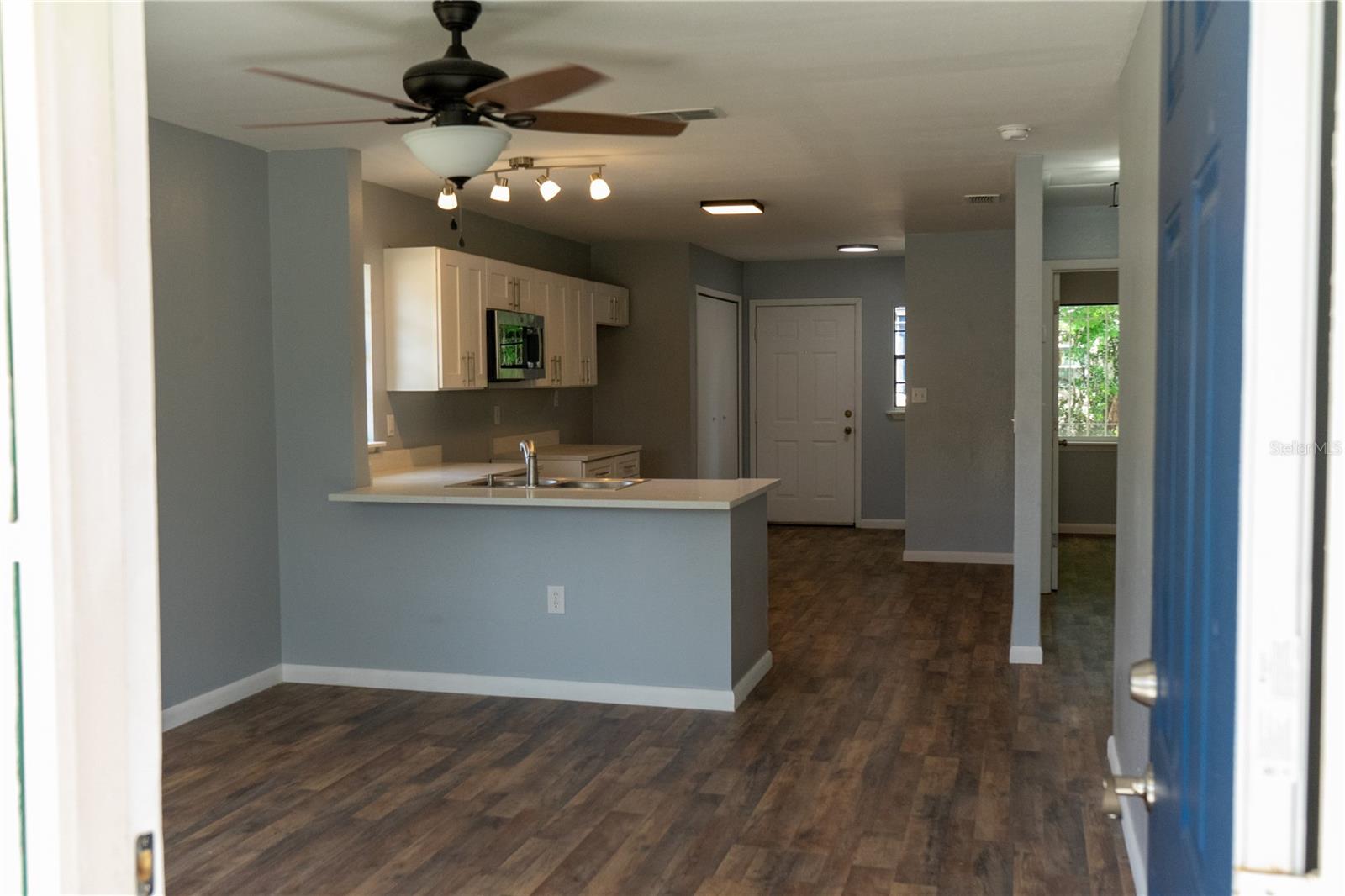 1307 Railroad Ave Property Photo 3