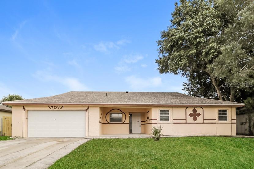 709 California Woods Cir Property Photo