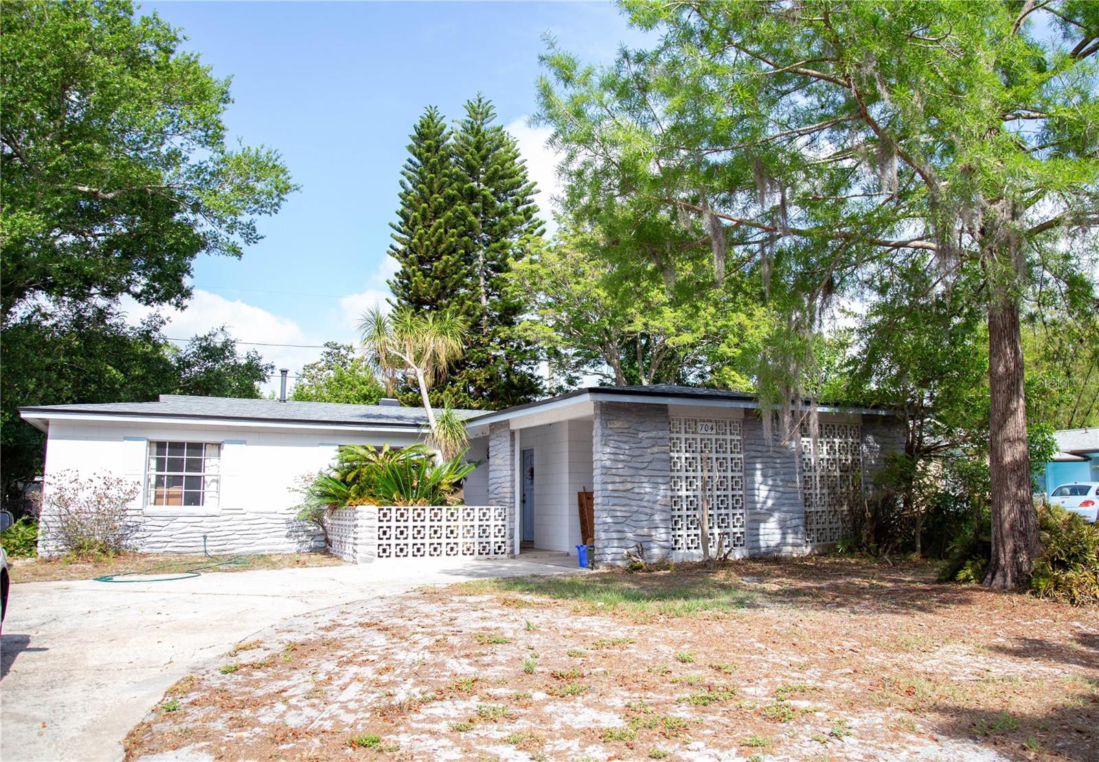 704 Beverly Ave Property Photo