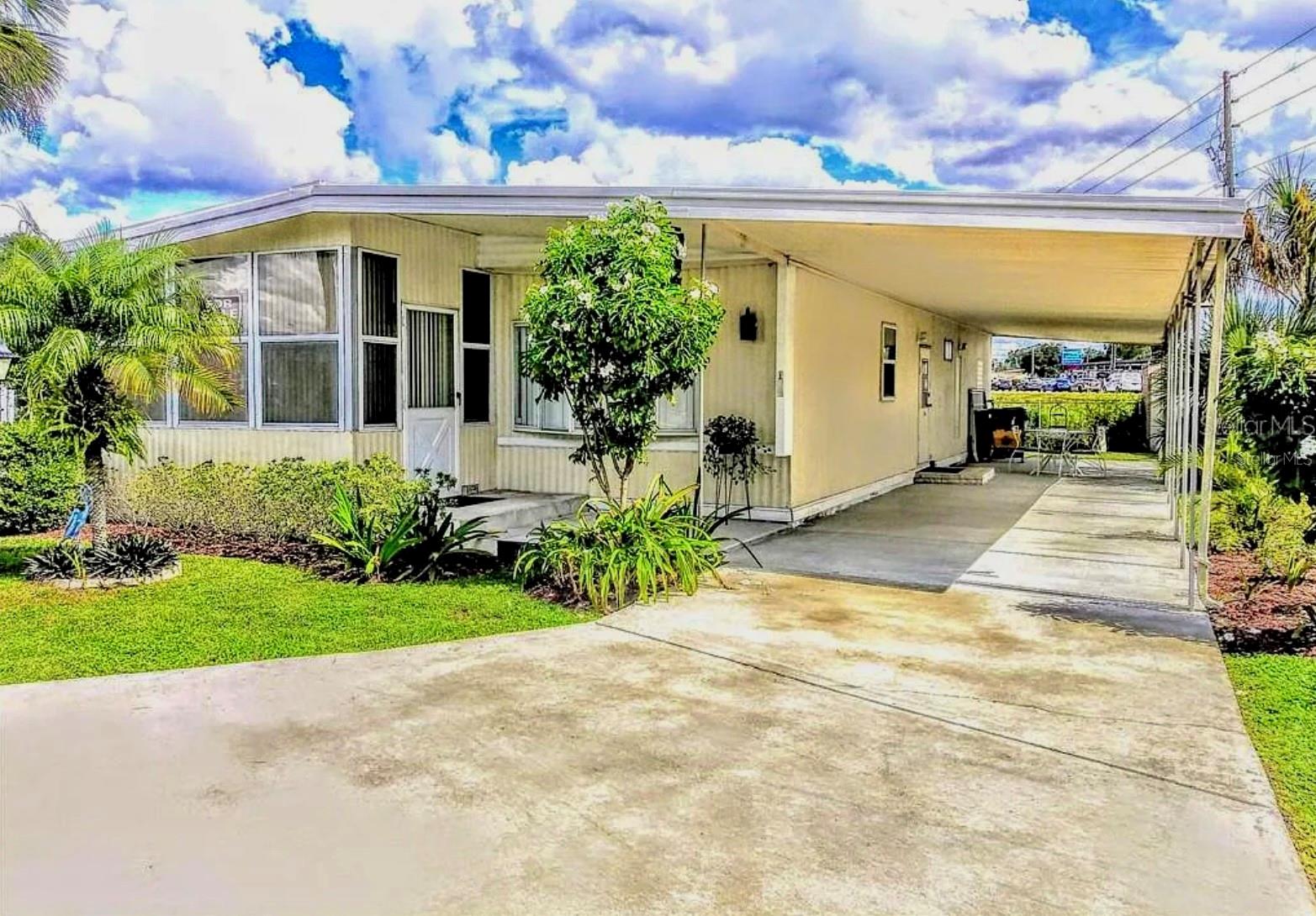 100 Lakeside Ranch Dr Property Photo