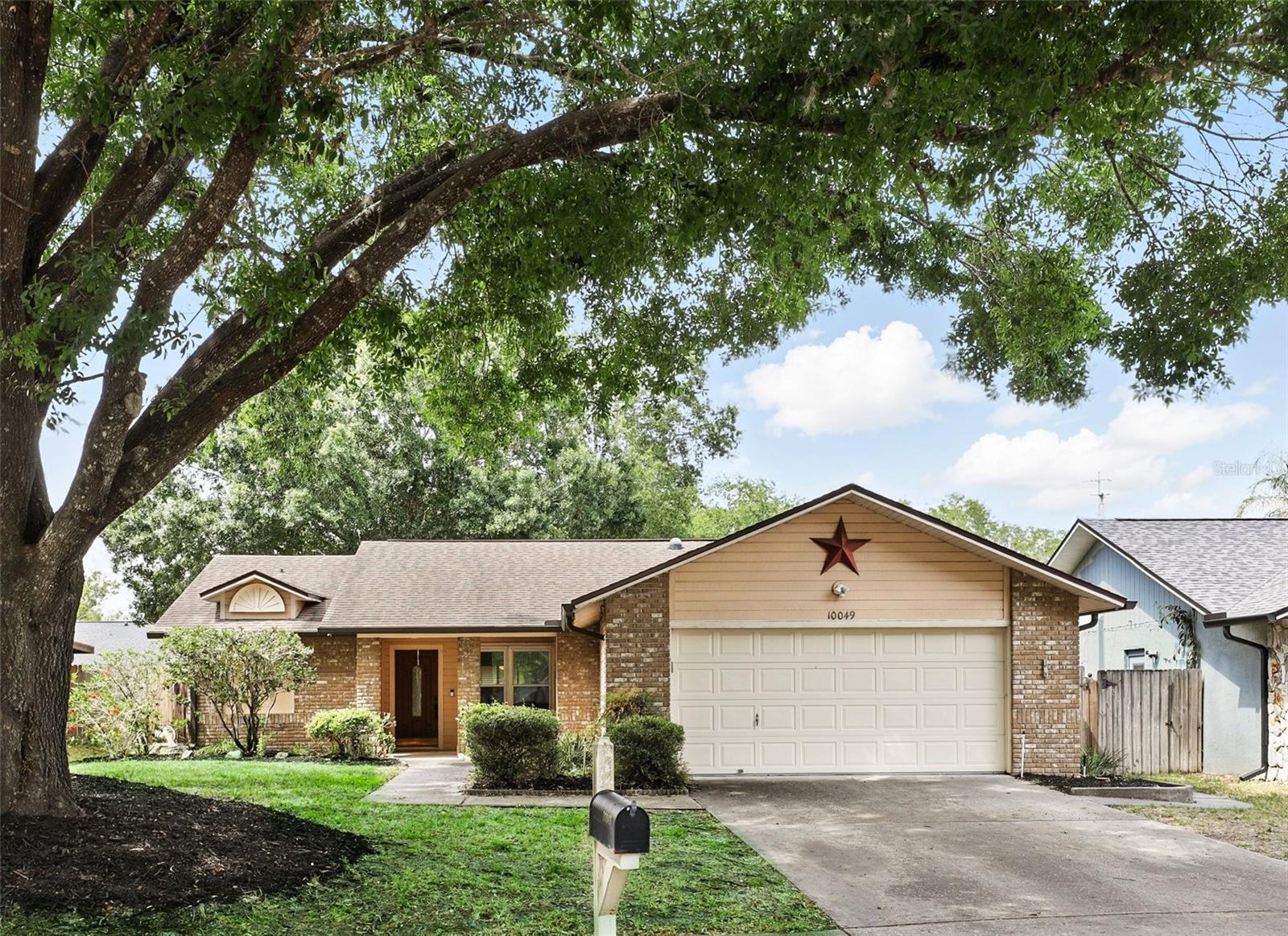 10049 Custer Cir Property Photo