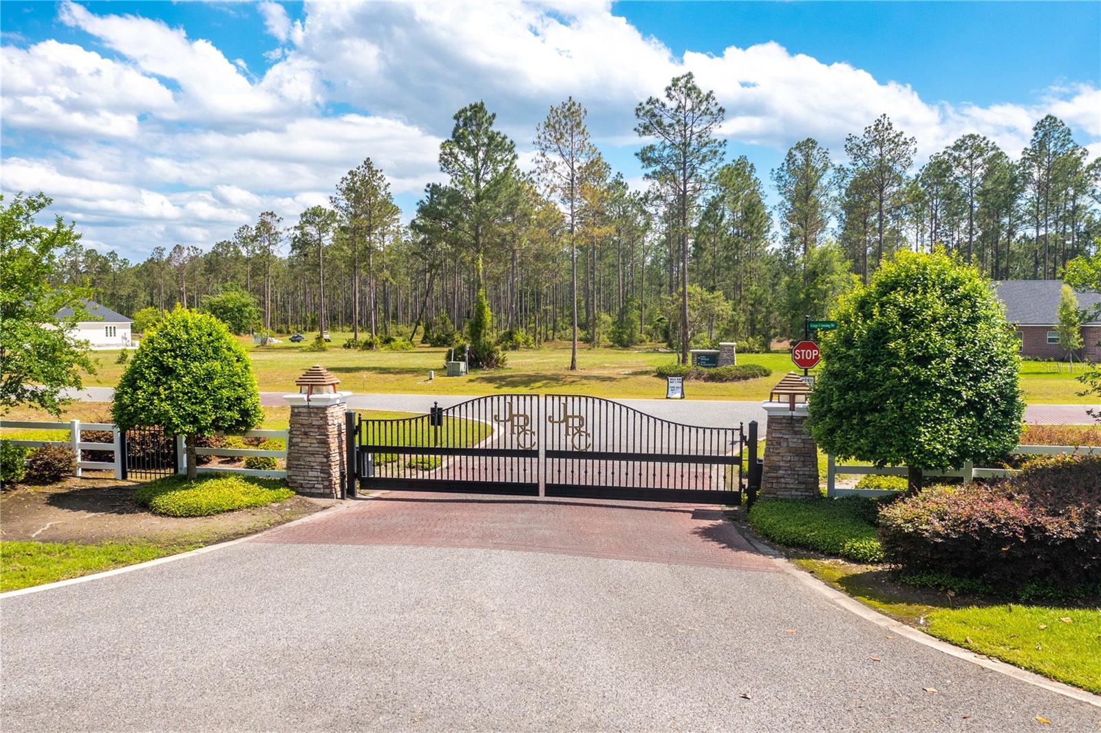 9943 Kings Crossing Dr Property Photo