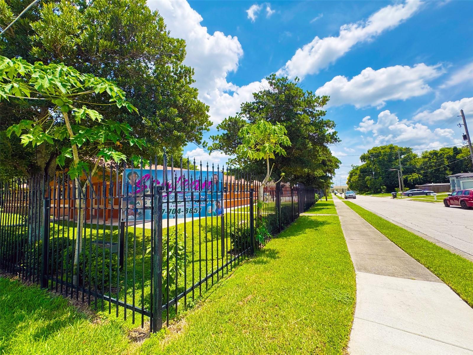 O6303562 Property Photo 3