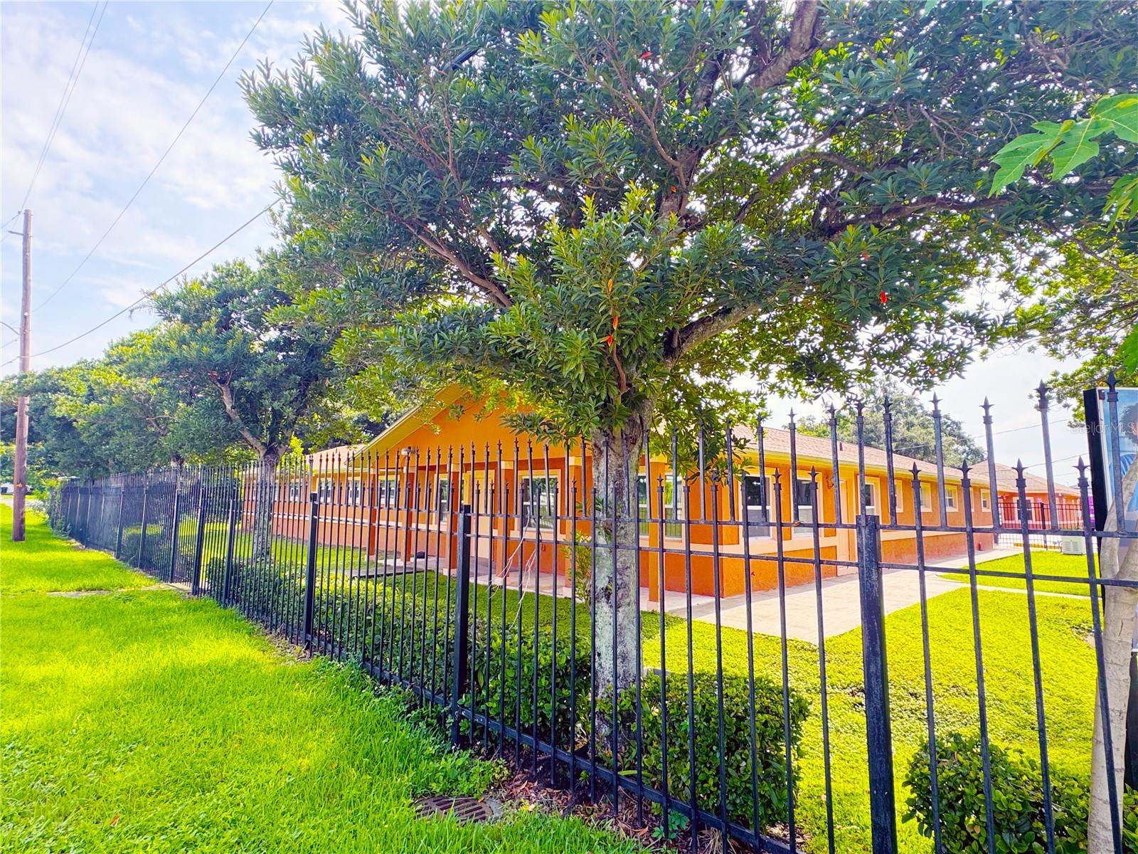 O6303562 Property Photo 9