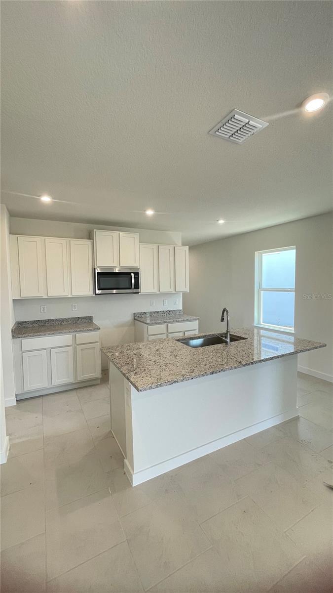 1912 Diamond Head Cir Property Photo 6