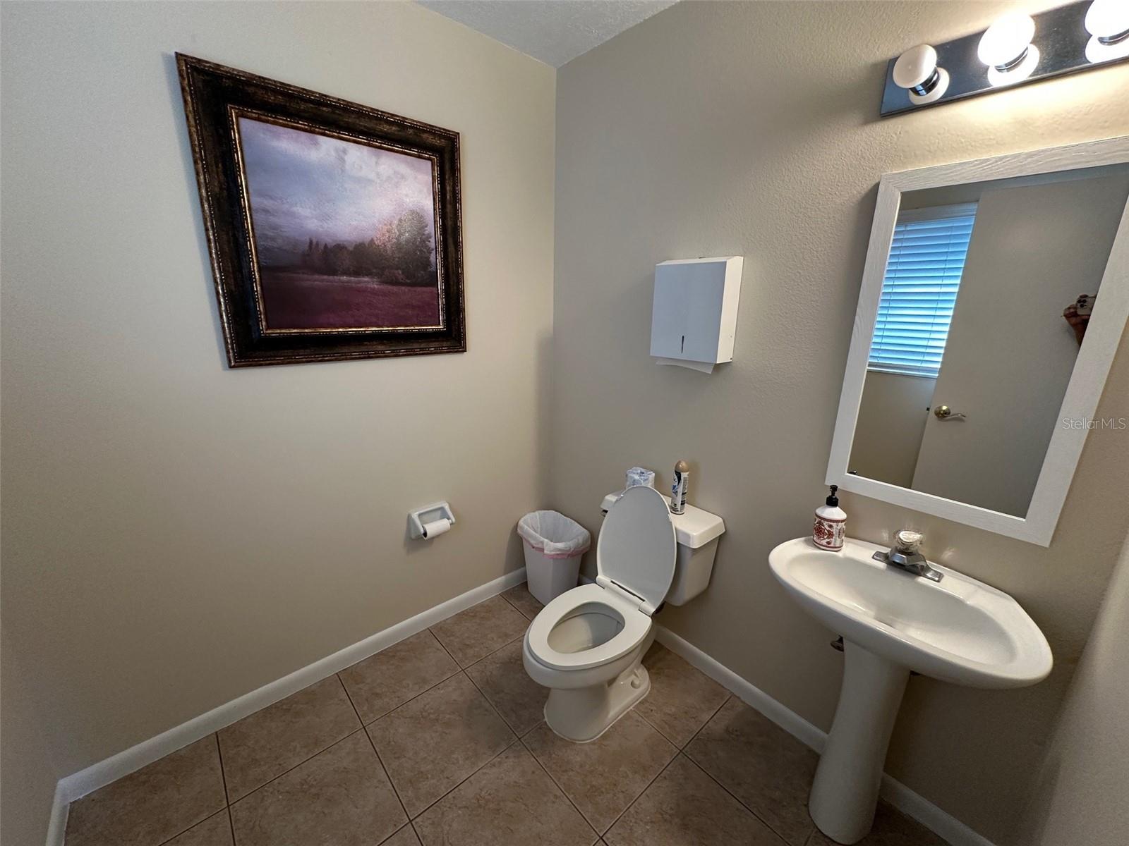 502 E Airport Blvd Property Photo 5