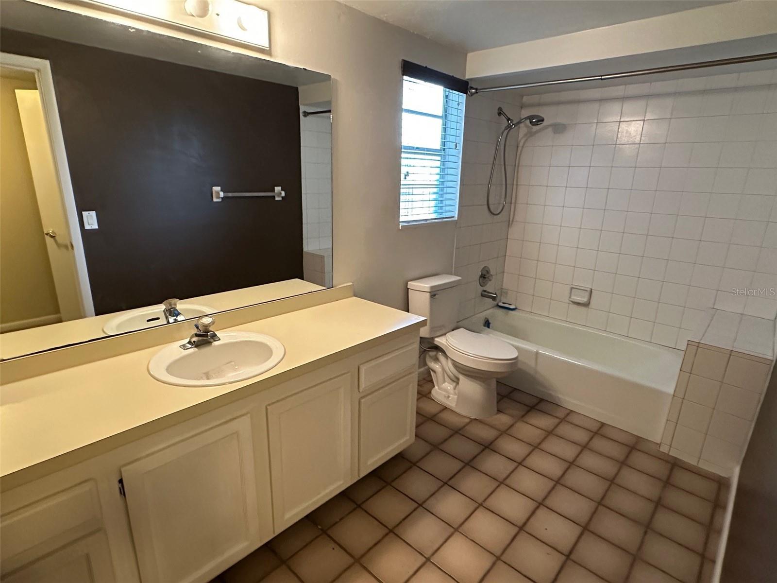 502 E Airport Blvd Property Photo 15
