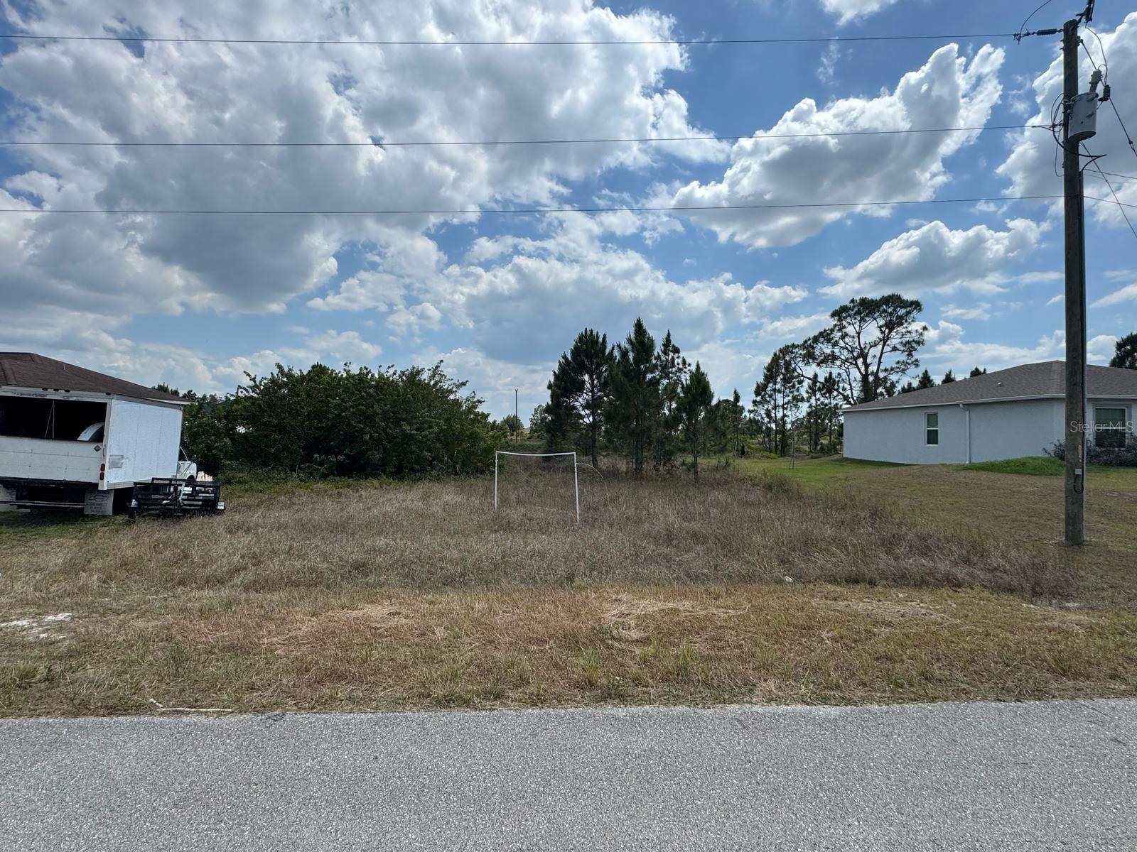 942 Ardmore St Property Photo 3
