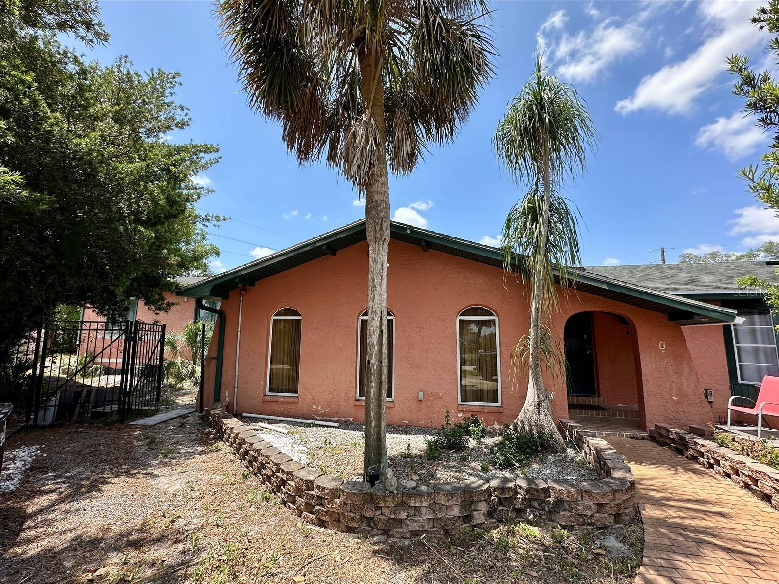 300 Broadview Ave Property Photo 1