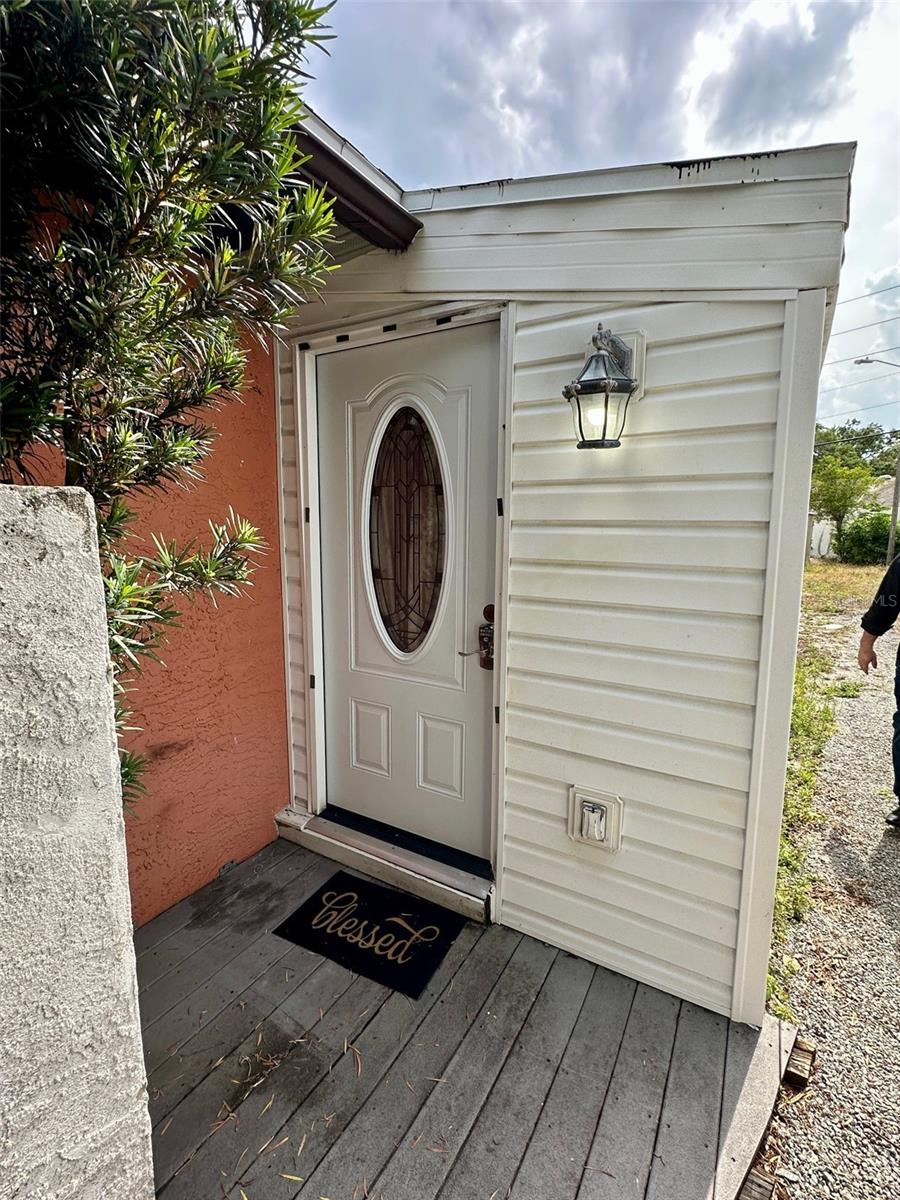 300 Broadview Ave Property Photo 13