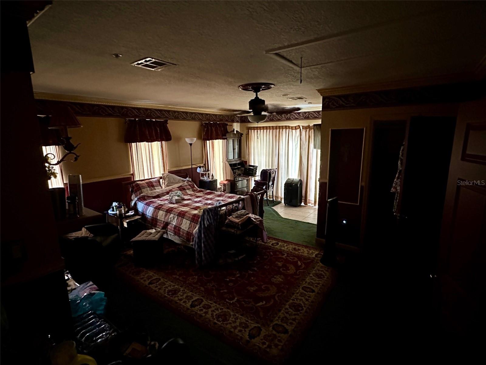300 Broadview Ave Property Photo 16