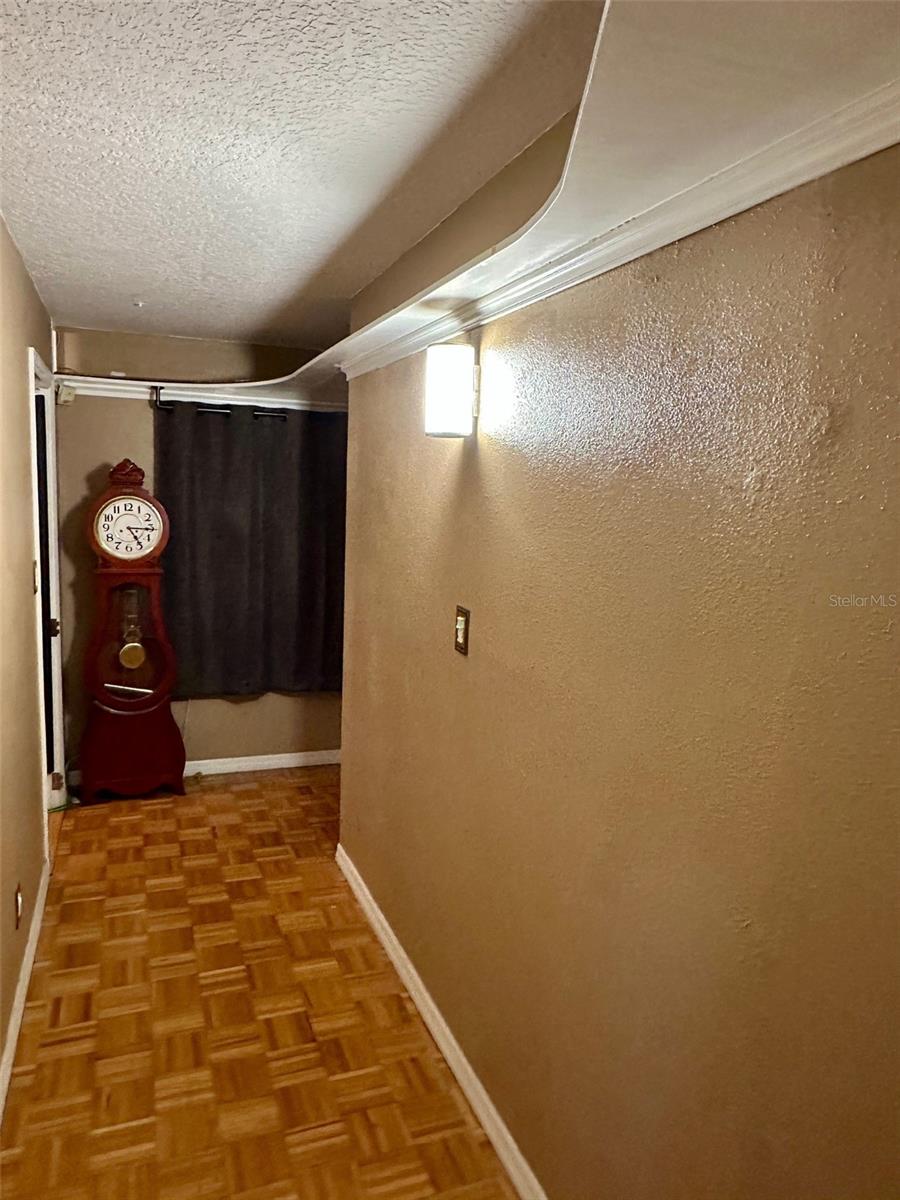 300 Broadview Ave Property Photo 21