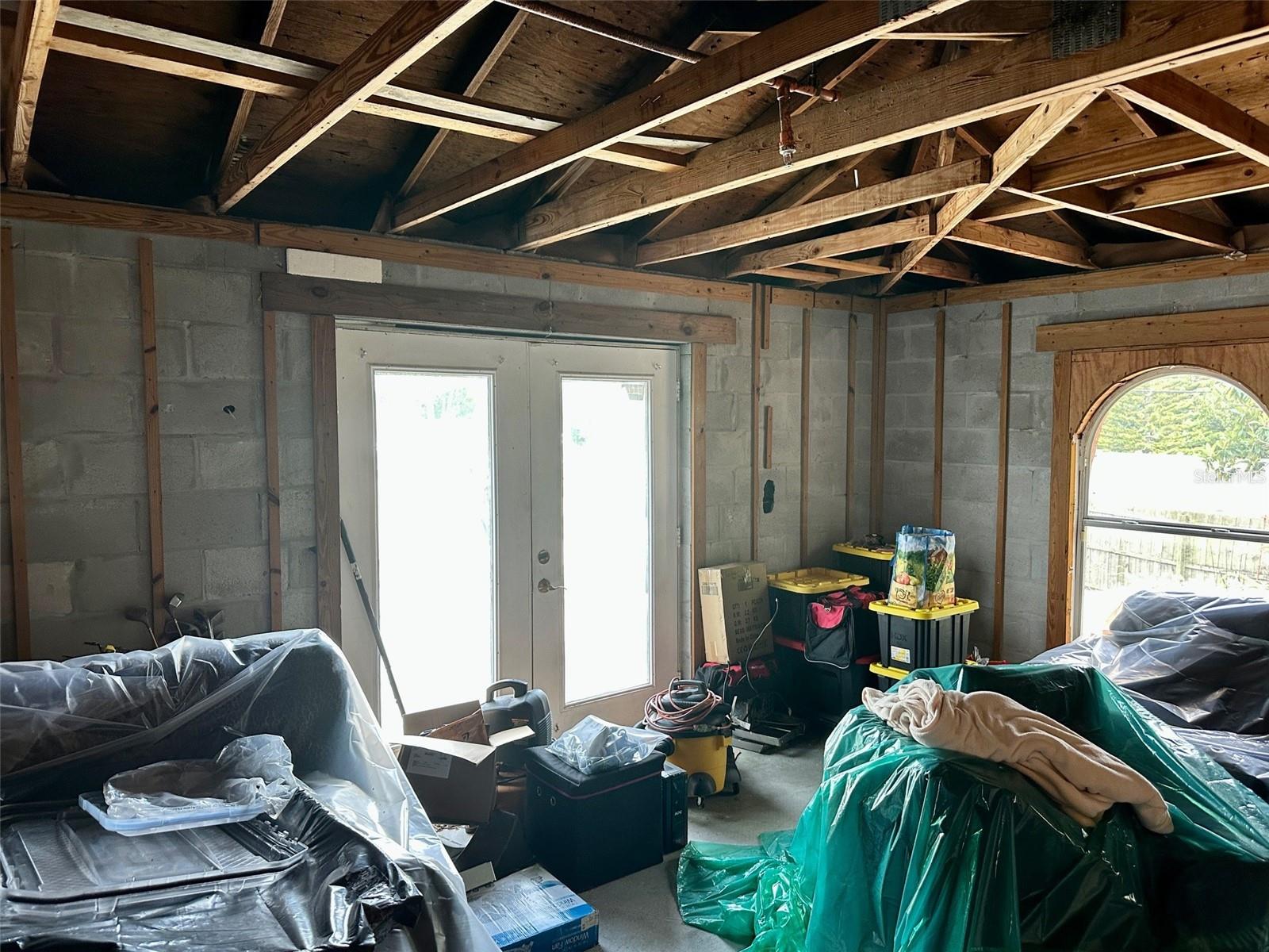 300 Broadview Ave Property Photo 27