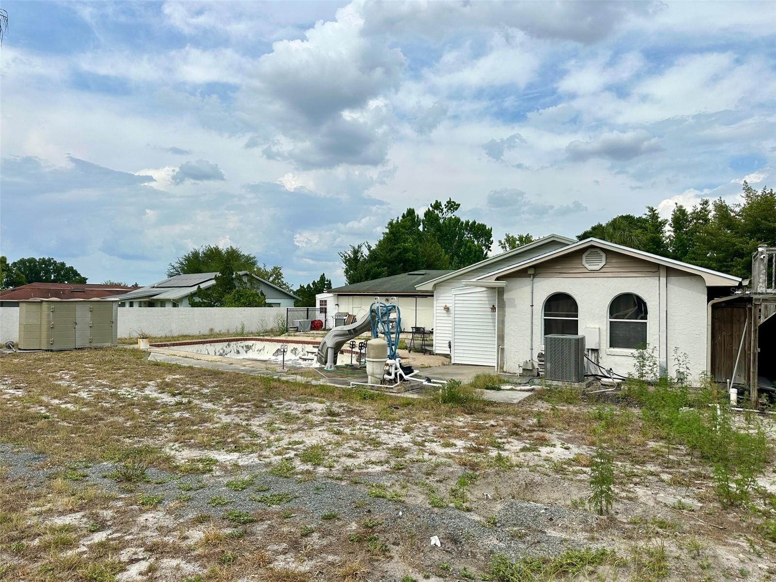 300 Broadview Ave Property Photo 31