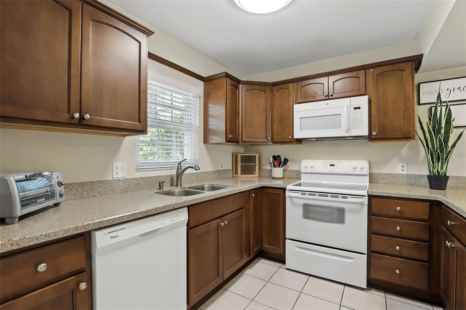 1136 Villa Ln #96 Property Photo 6