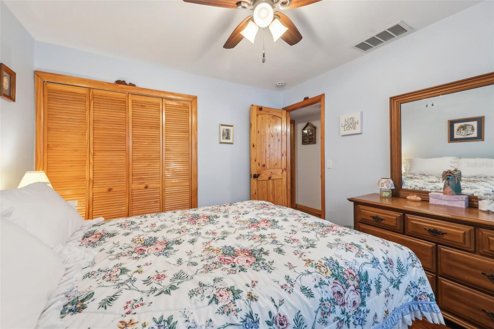 702 Glasgow Ct Property Photo 29