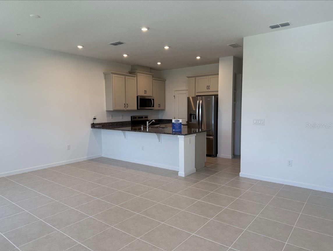 2831 Camellia Flower St Property Photo 4