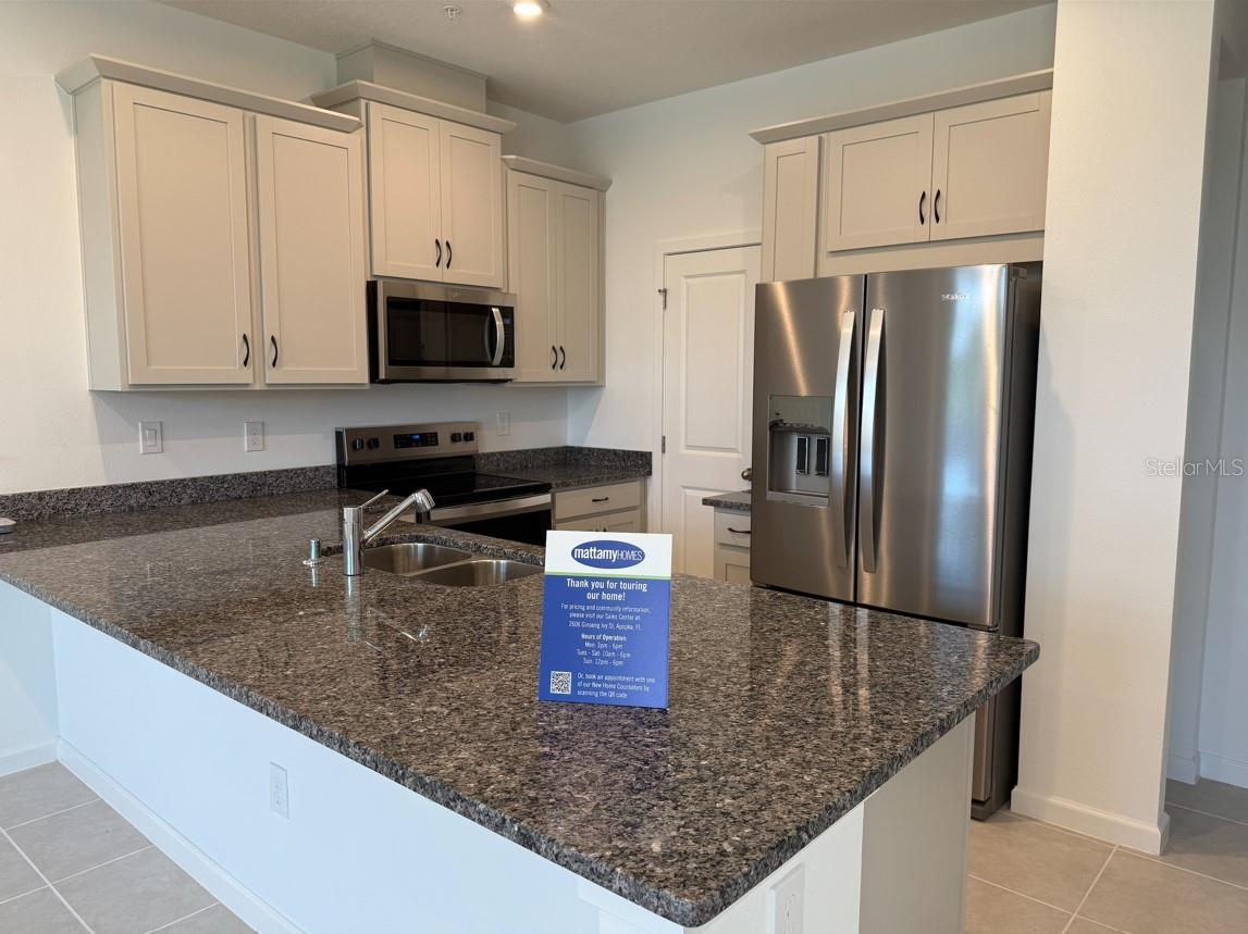 2831 Camellia Flower St Property Photo 5
