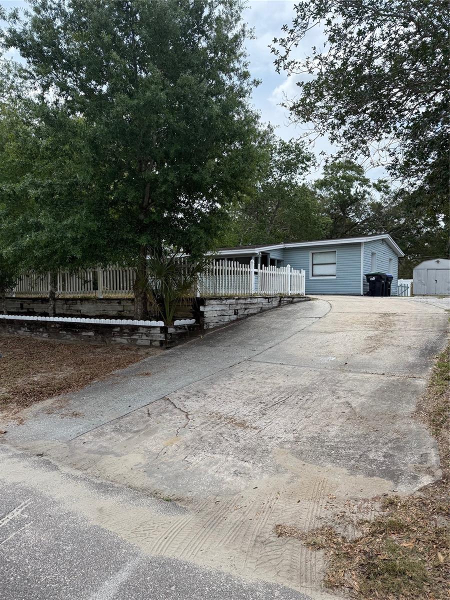 1238 Lakecrest Dr Property Photo 1
