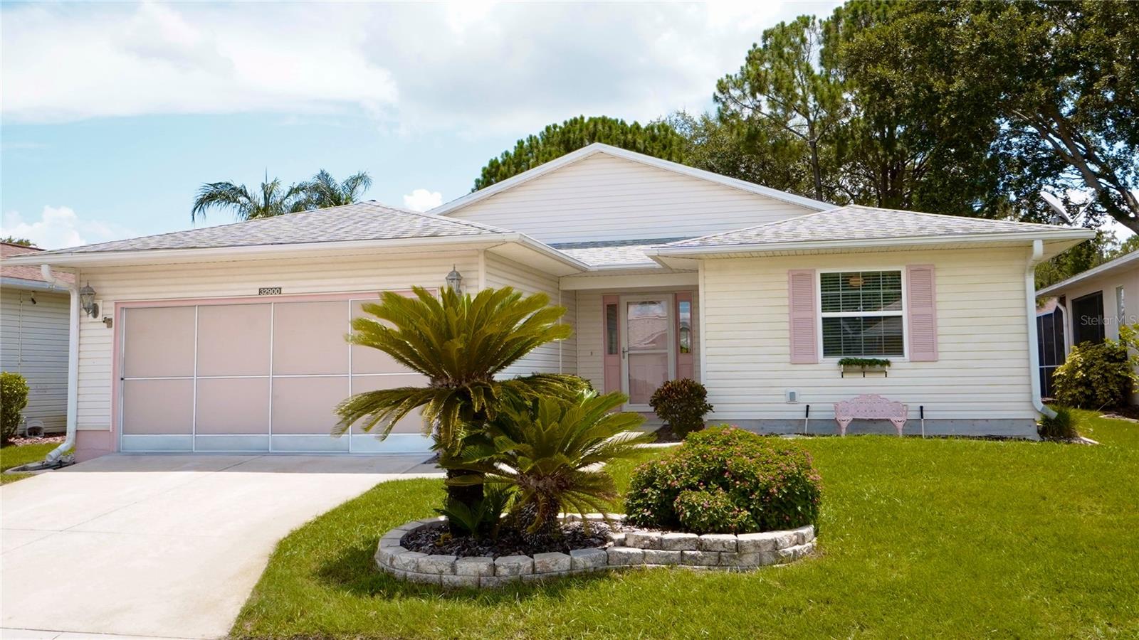 32900 Crooked Oaks Ln Property Photo 1
