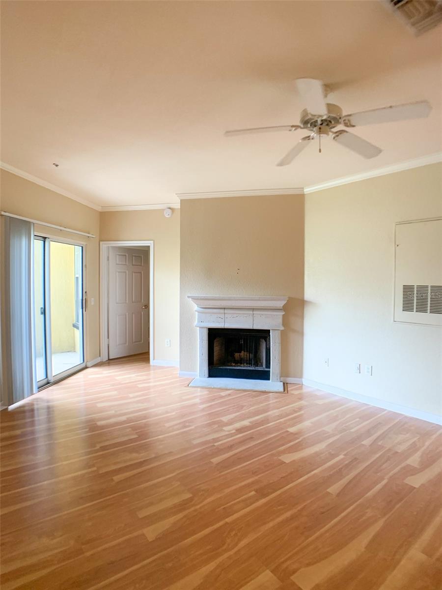 860 N Orange Ave #428 Property Photo 4