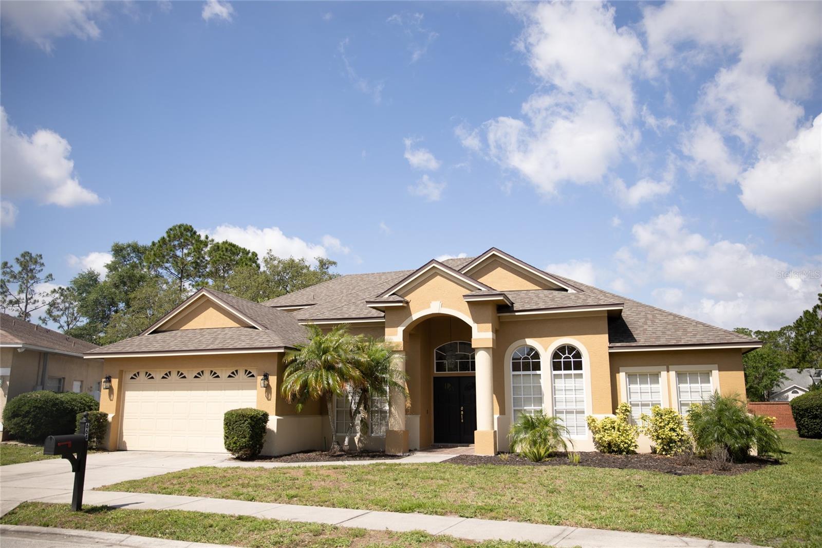 664 Field Club Cir Property Photo