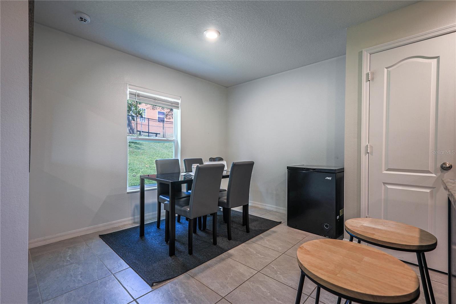 543 Nardello Dr Property Photo 6