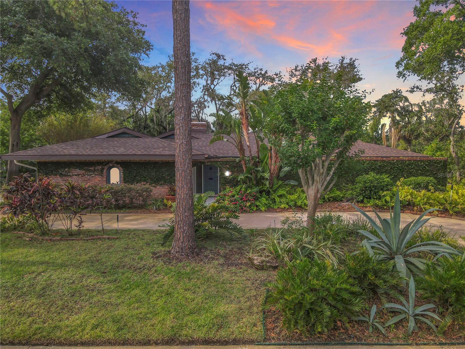 2350 Worthington Rd Property Photo