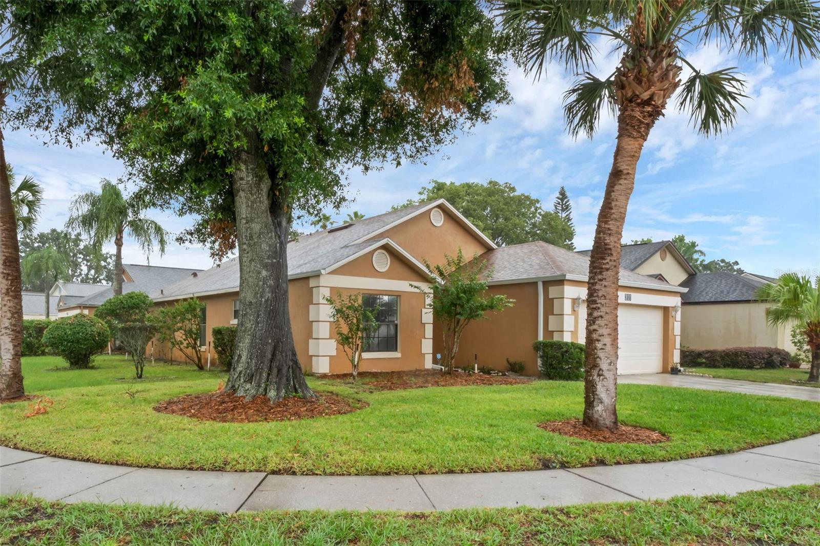 311 Lakebreeze Cir Property Photo