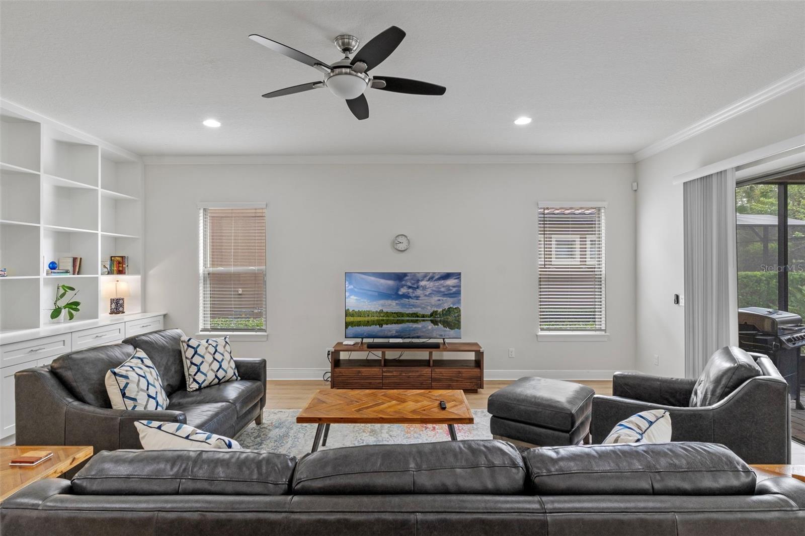 10819 Savona Way Property Photo 10
