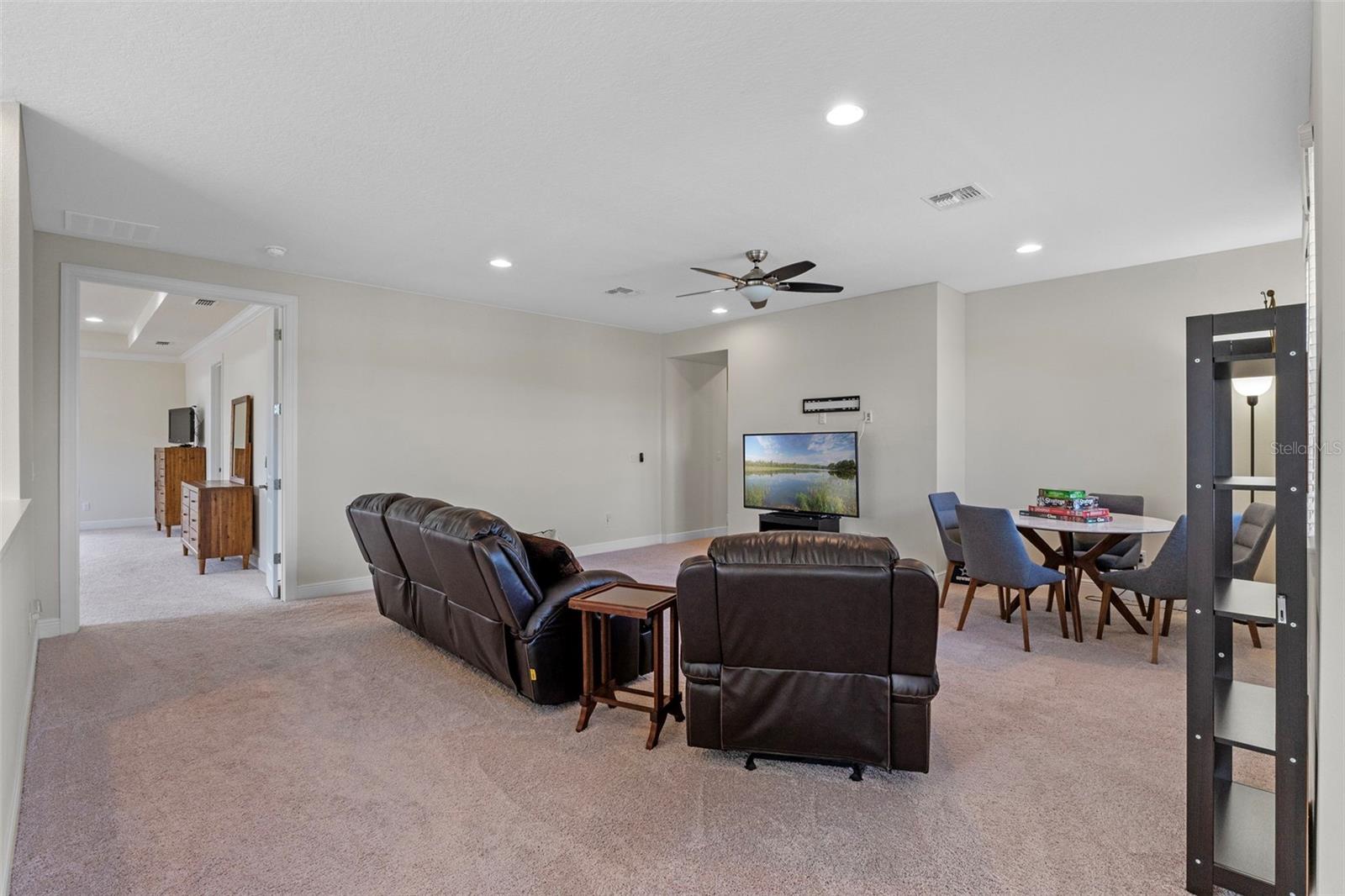 10819 Savona Way Property Photo 24