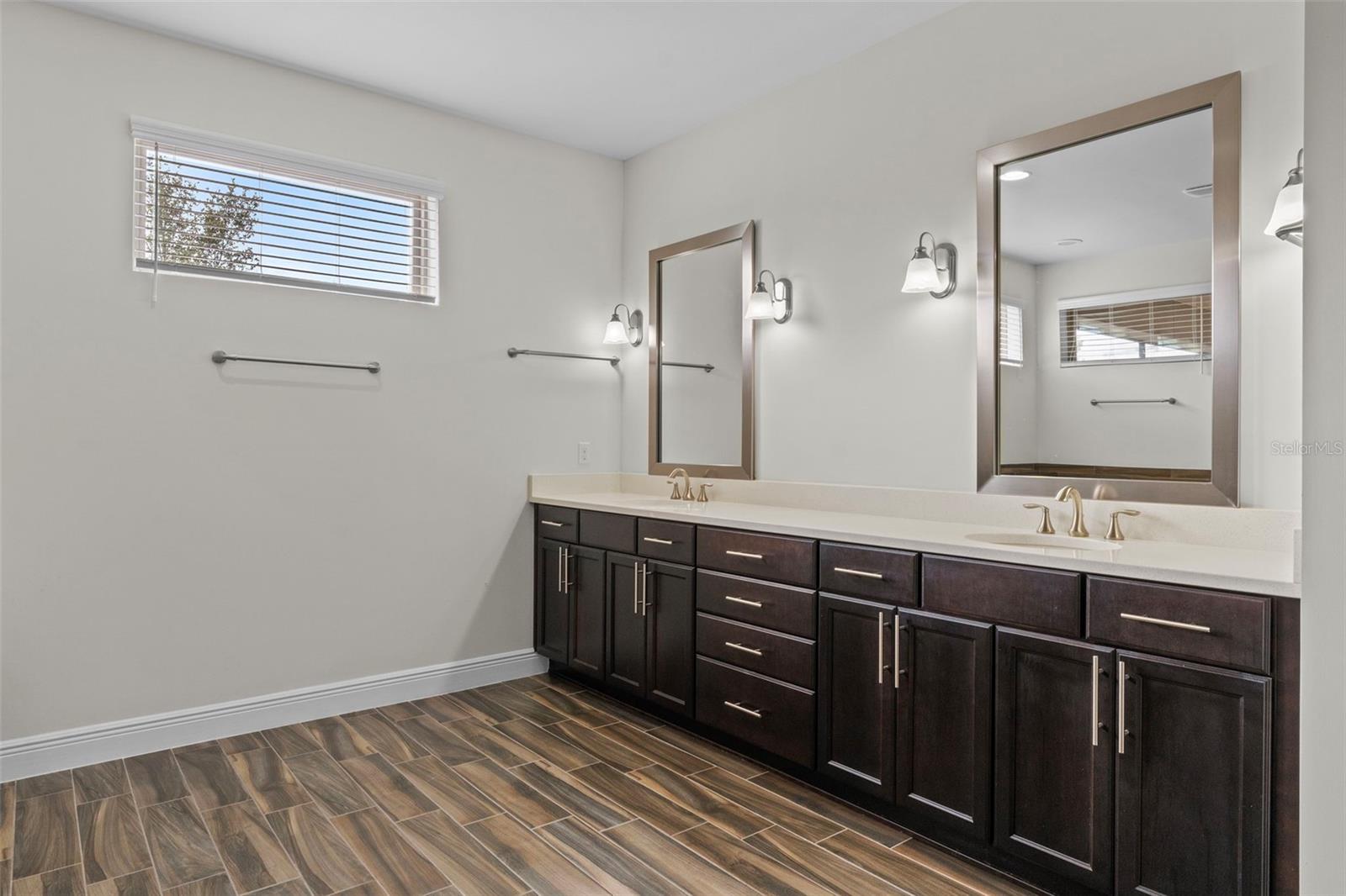 10819 Savona Way Property Photo 35