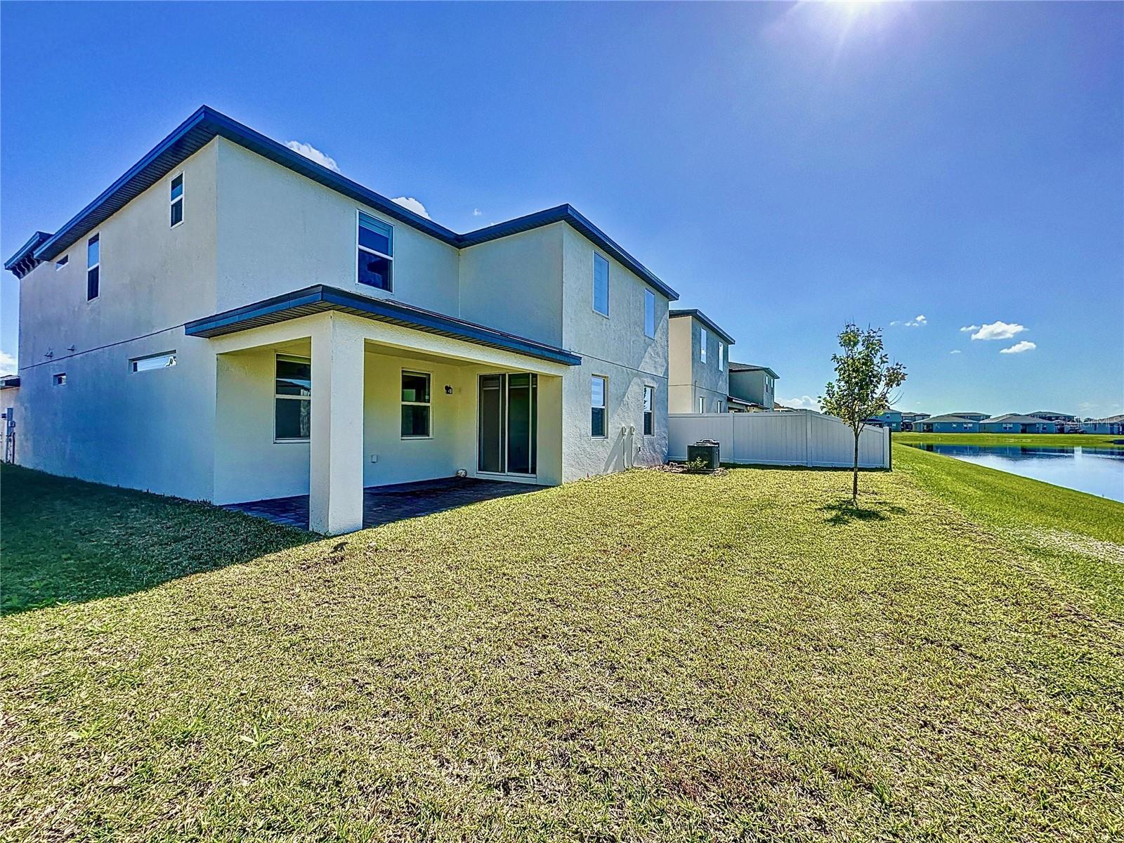 1210 Lone Palm Way Property Photo 18