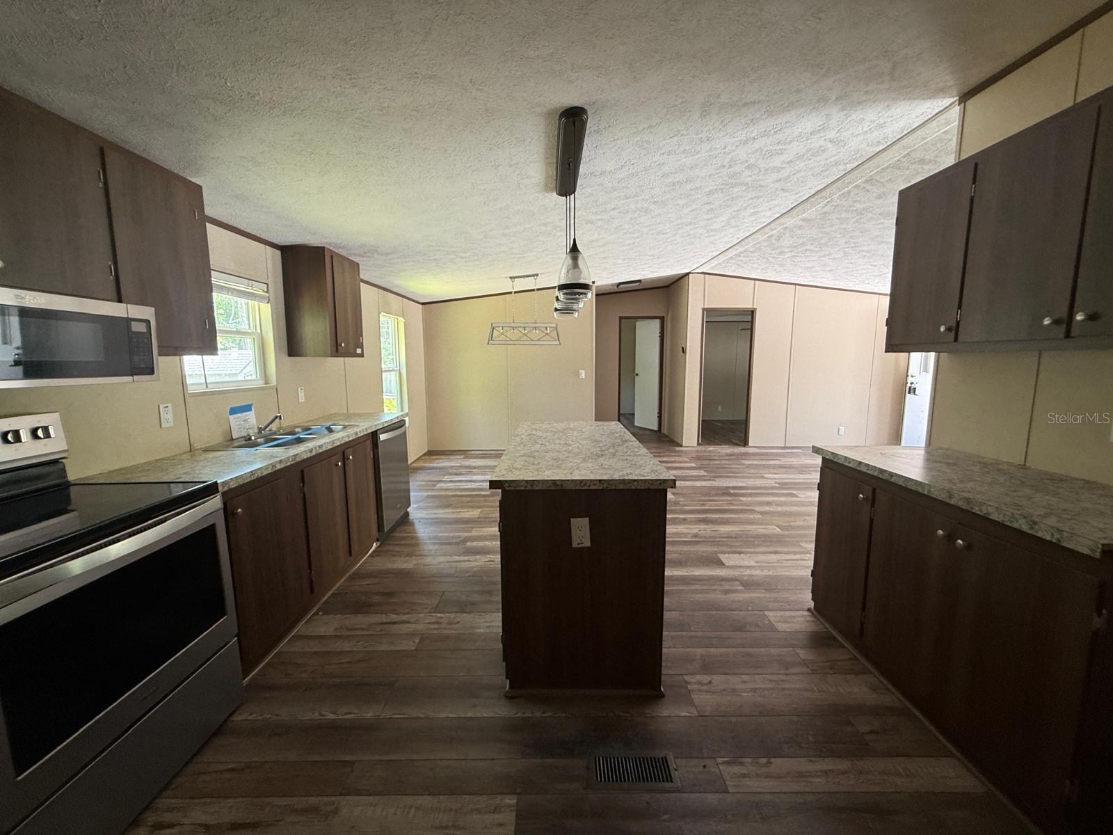 56048 Blue Creek Rd Property Photo 1