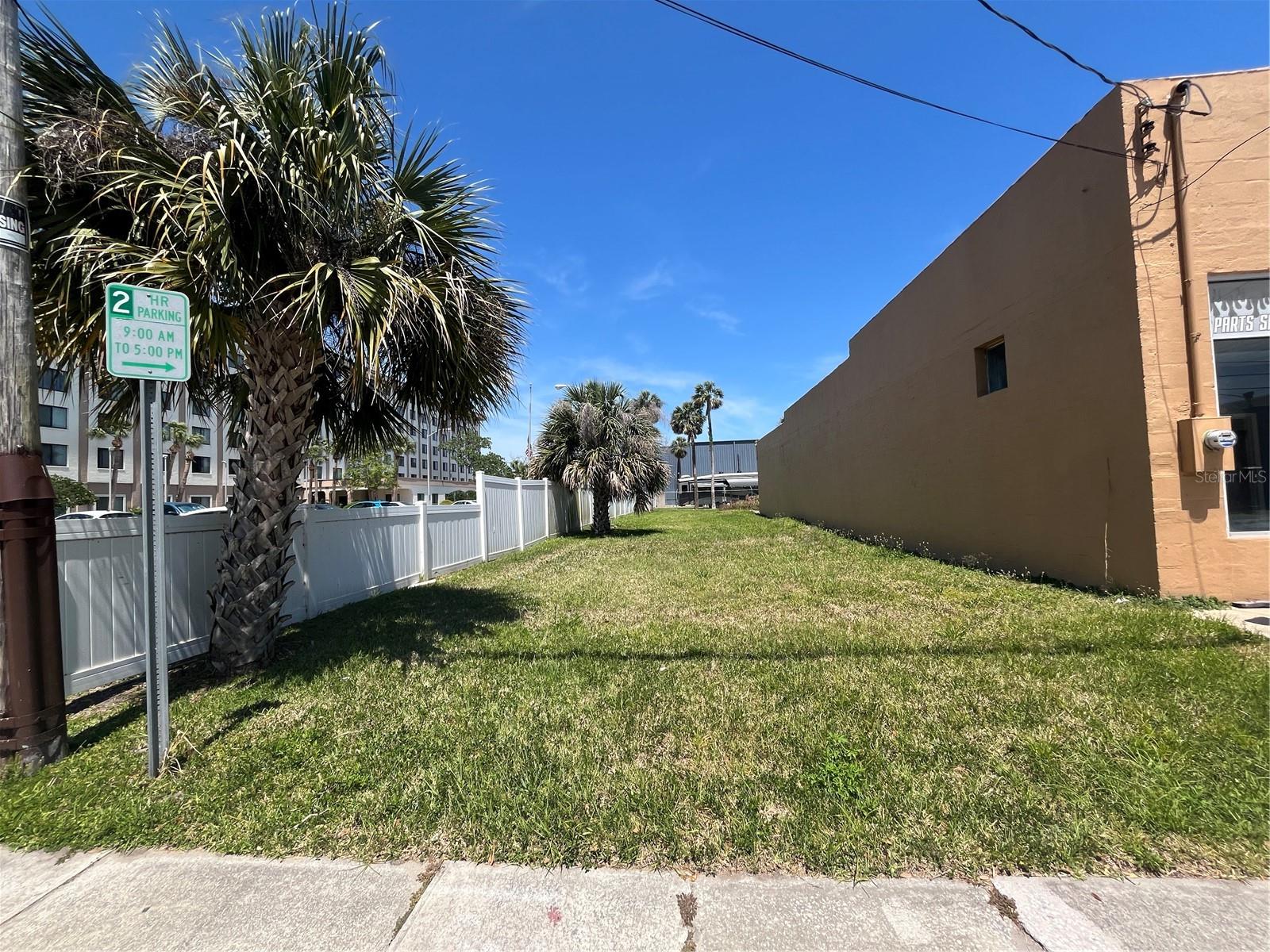 112 FAIRVIEW AVE