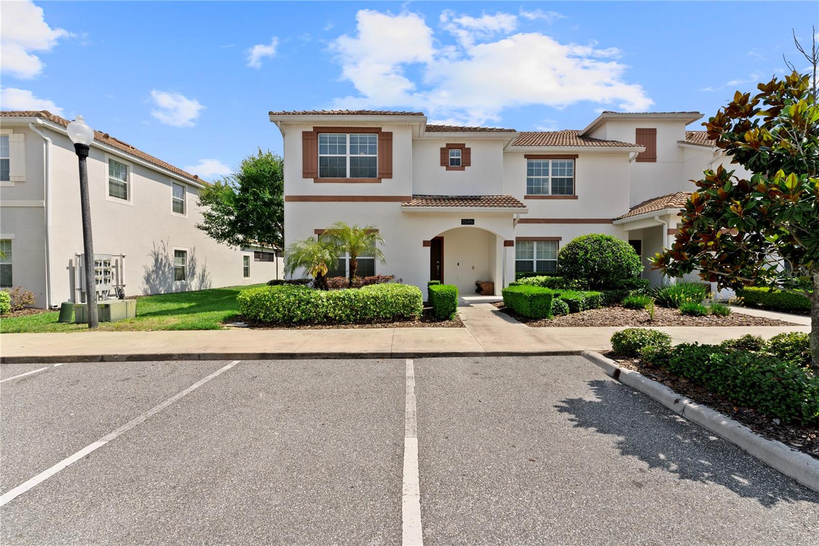 1596 Moon Valley Dr Property Photo 2
