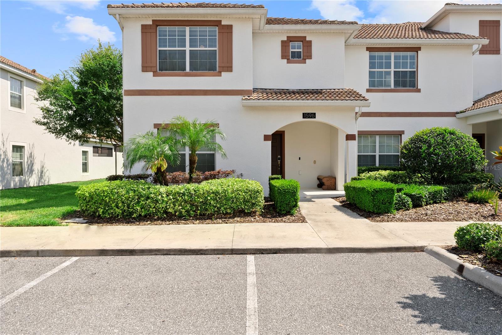 1596 Moon Valley Dr Property Photo 3